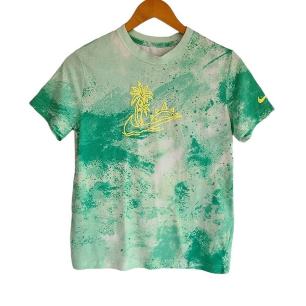 Beachy Nike Tee Dry-fit- size youth medium